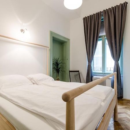 בודפשט B63 2 Bedroom Apartment In Heart Of City מראה חיצוני תמונה