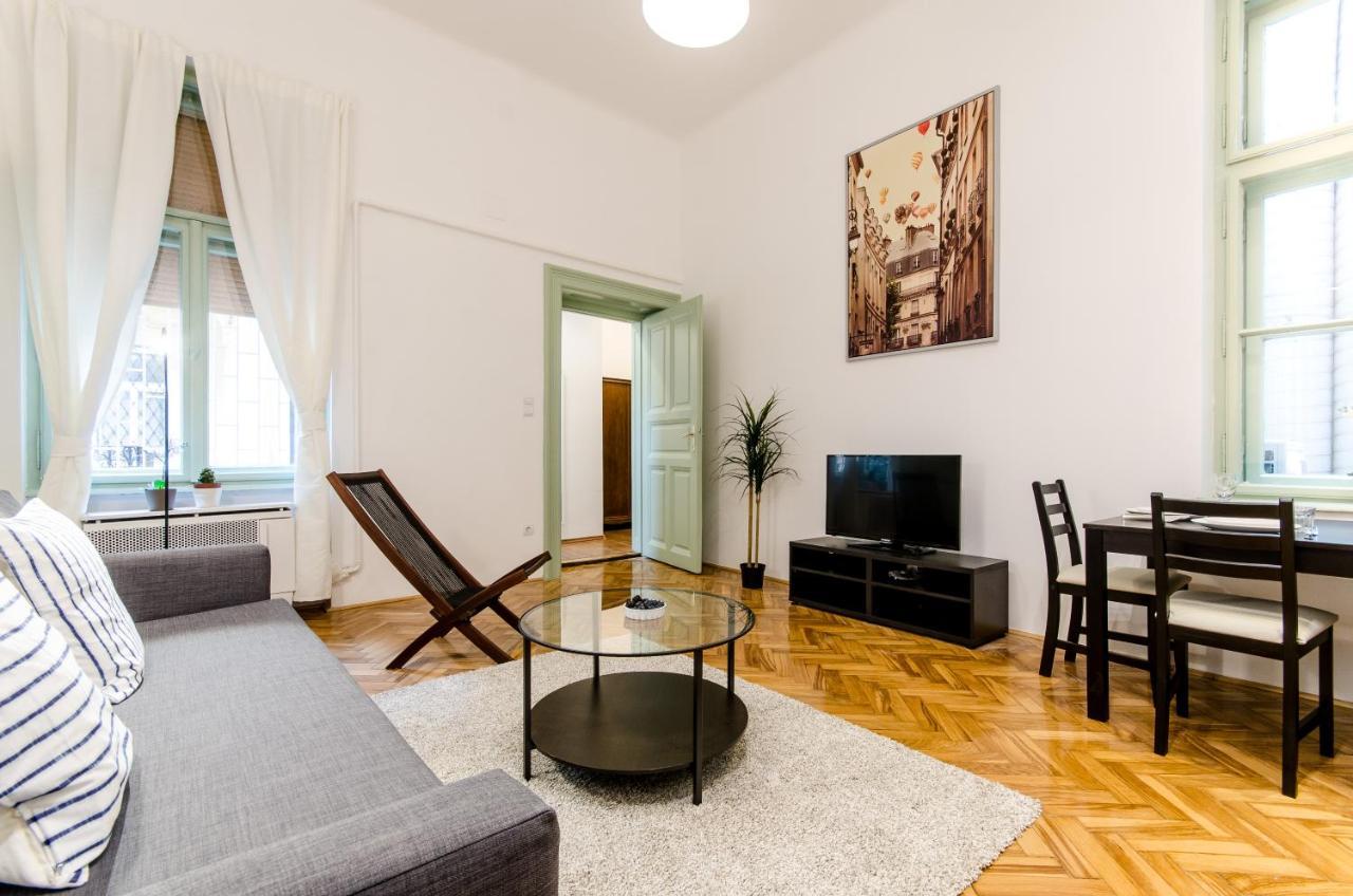 בודפשט B63 2 Bedroom Apartment In Heart Of City מראה חיצוני תמונה