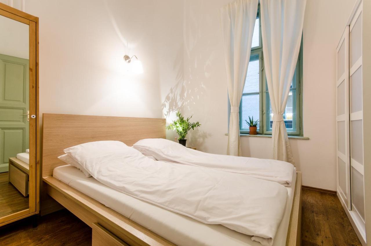 בודפשט B63 2 Bedroom Apartment In Heart Of City מראה חיצוני תמונה